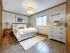 Double bedroom | The Bran House - The Courtyard, Hareby, near Horncastle