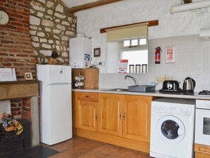 Kitchen | Beacon Farm - Guillemot Cottage, Flamborough