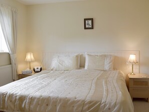 Relaxing double bedroom | Dormers, Leiston