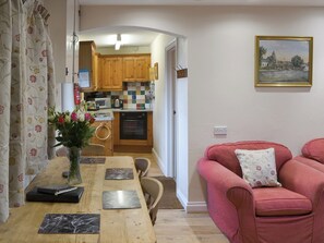 Convenient dining area | Ross Cottage - St Leonards, Polson, nr. Launceston