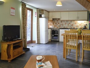 Convenient open-plan design | Aunt Nell&rsquo;s Cottage - Spekes Valley Holidays, Hartland