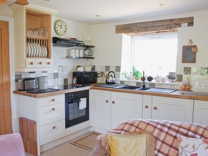 Kitchen/diner | Appleshine Cottage, Almondbury