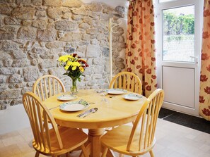 Open plan living/dining room/kitchen | The Old Coach House, St Austell