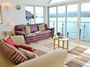 Open plan living/dining room/kitchen | Spout Crag Boathouse, Windermere