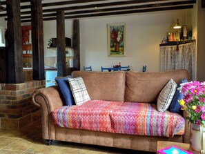 Lounge area | Quince Cottage - Lower Marley Farm, Sedlescombe, near Battle