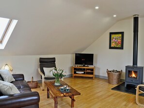 Open plan living/dining room/kitchen | Field View, Cynghordy, nr. Llandovery