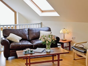 Open plan living/dining room/kitchen | Field View, Cynghordy, nr. Llandovery