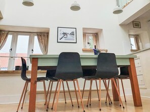 Beautifully presented dining area | Madeleine’s Barn, Wells-next-the-Sea