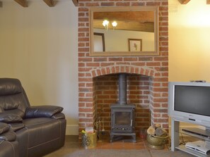 Welcoming living room | Burdett’s Cottage - Foremark Cottages, Milton, near Repton