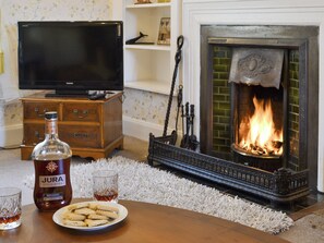 Welcoming living room | Mercy Cottage - Beaufort Cottages, Kiltarlity, near Beauly