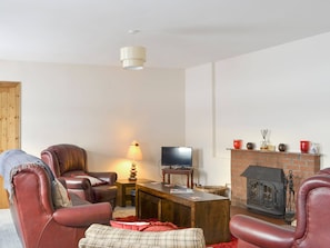 Spacious living area | Rose Cottage - Beaufort Cottages, Kiltarlity, near Beauly