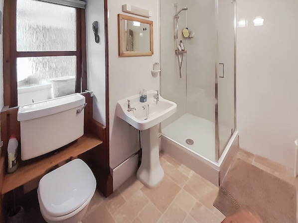 Bathroom | Dalvuie Beag, North Connel, near Oban