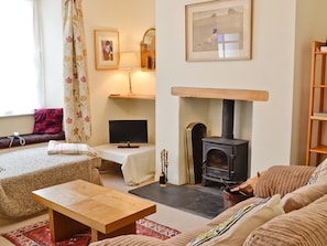 Living room | Sundowners, Calstock