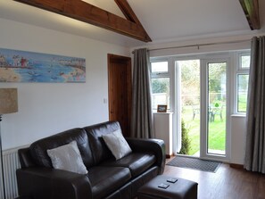 Spacious living area | Little Crugwallins -Summer Breeze - Little Crugwallins, St Austell