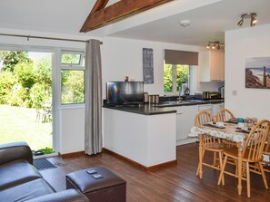 Open plan living space | Little Crugwallins -Summer Breeze - Little Crugwallins, St Austell