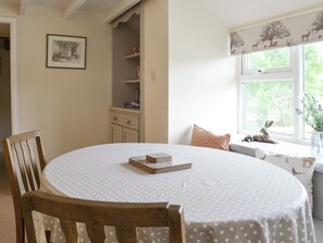 Light and airy dining space | Cyll y Felin Fawr 2 - Cyll y Felin Fawr, Aberdaron