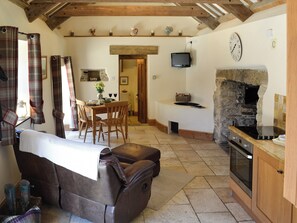Open plan living space | The Old Wash House, Mevagissey