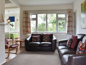Spacious living/dining areas | Cockle Cottage, Elmer, near Middleton on Sea