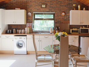 Open plan living/dining room/kitchen | Valley View Annexe, North Poulner, nr. Ringwood