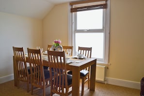Living room/dining room | Reef Apartments - Nemo, Sandown