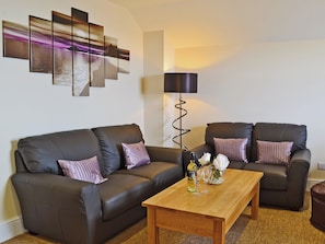 Living room/dining room | Reef Apartments - Nemo, Sandown