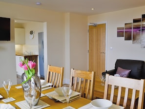 Living room/dining room | Reef Apartments - Nemo, Sandown