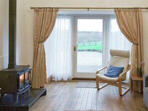 Light and airy living room | The Hay Barn - Ash Farm Barns, North Willingham, near Market Rasen