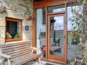 Sitting out area | Hutter Hill Barn West, Silsden near Skipton