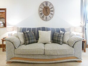Living room | Anneth Lowen - Rescorla Farm Cottages, Mevagissey, near St. Austell