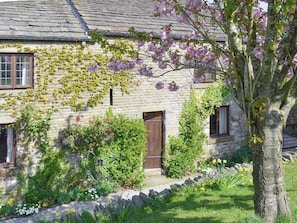 Picturesque stone-built holiday home | Townfield Farm, Kettleshulme, near Whaley Bridge