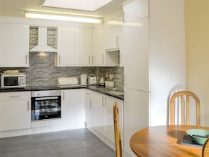 Well presented kitchen/ dining room | Tranquillity, North Sunderland, near Seahouses