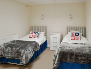 Comfy twin bedroom | Tranquillity, North Sunderland, near Seahouses