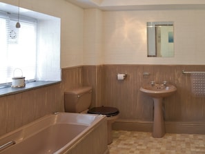 En-suite | Natalie Jane - Rosecraddoc Manor, Near Liskeard
