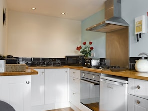 Fully appointed fitted kitchen | Virginia Lodge, Watchet, near Minehead