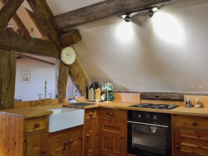 Kitchen | Lees Farm Apartment, Walcot
