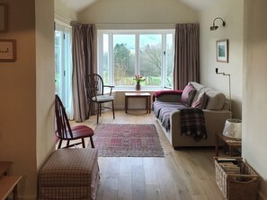 Sun room | Overwater Lodge, Bassenthwaite Lake