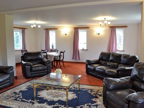 Living space with dining area | Copper Beech, Netherbury, Bridport