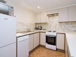 Open plan living/dining room/kitchen | Wayford Bridge Granary - Grebe, Wayford Bridge, nr. Stalham