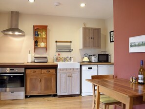 Well presented kitchen area | The Writing Room, Barford, near Stratford-upon-Avon