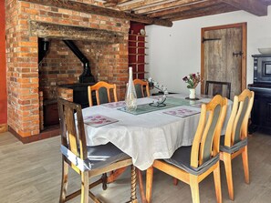 Field Cottage, Sudbourne, nr. Orford, 