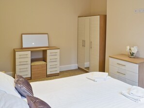 Double bedroom | Reef Apartments - Dory, Sandown