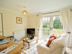 Living room/dining room | Linda’s Lodge, Nr. Halesworth