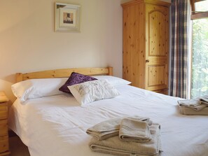 Double bedroom | Oregano - Grove Farm Barns, Catfield
