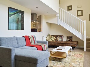 Living room/dining room | Abacus House, Hackney near Matlock
