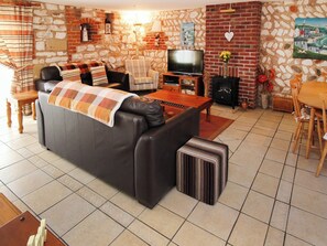 Living room/dining room | Seagull Cottage - Beacon Farm, Flamborough
