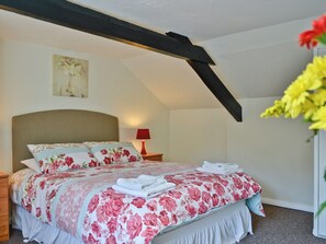 Double bedroom | Riverton Lakes and Holiday Cottages -  The Lodge, Swimbridge, nr. Barnstaple