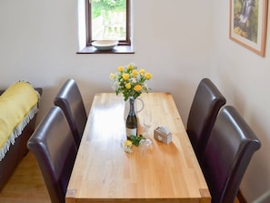 Modest dining table and chairs | Sunset - Horselake Farm Cottages, Cheriton Bishop