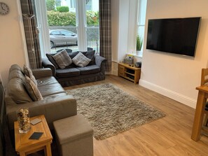 Attractive lounge area | 2 Windsor House, Keswick