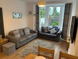 Attractive lounge area | 2 Windsor House, Keswick