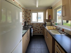 Kitchen | Tresco - Rosecraddoc Holiday Village, Liskeard